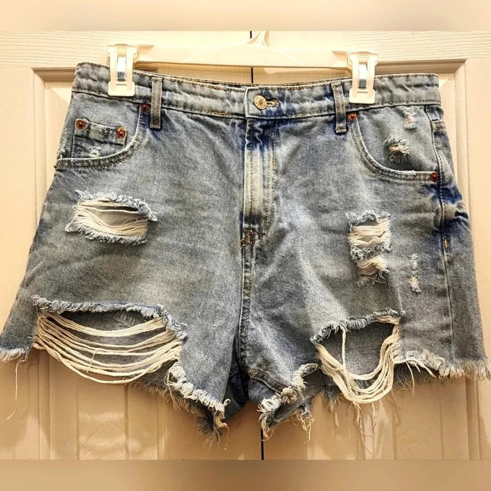 Love Tree"Mom Fit"High Waisted Denim  Frayed Hem Shorts-Size Large-NWOT-no outs